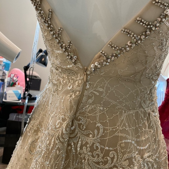 New elegant long dress - Picture 9 of 12